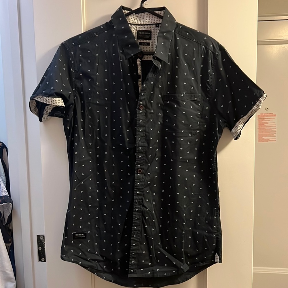 Short sleeve button up